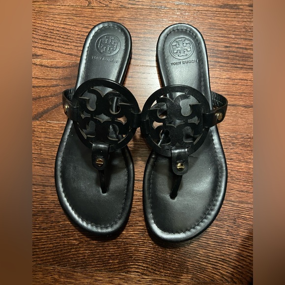 Tory Burch Shoes - Tory Burch sandals excellent used condition